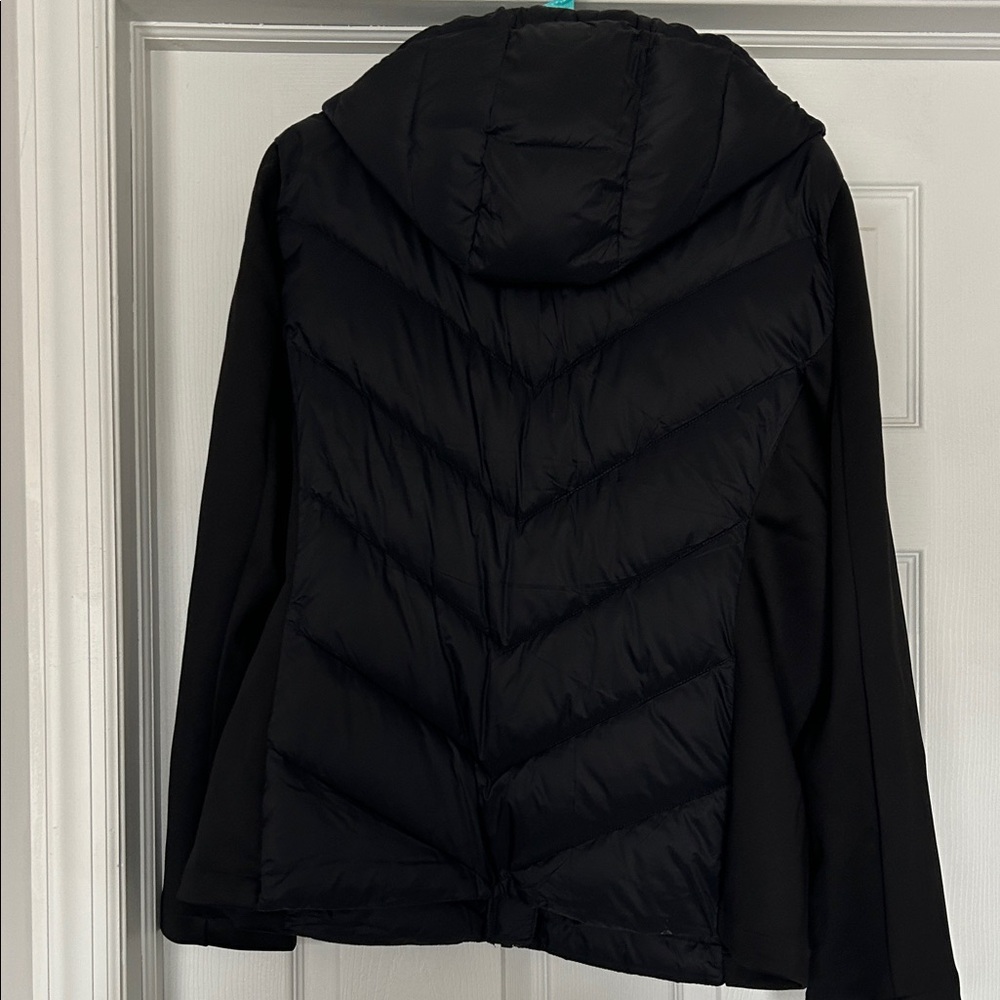 DKNY Women's Sleek Black Puffer Coat - Picture 6 of 6